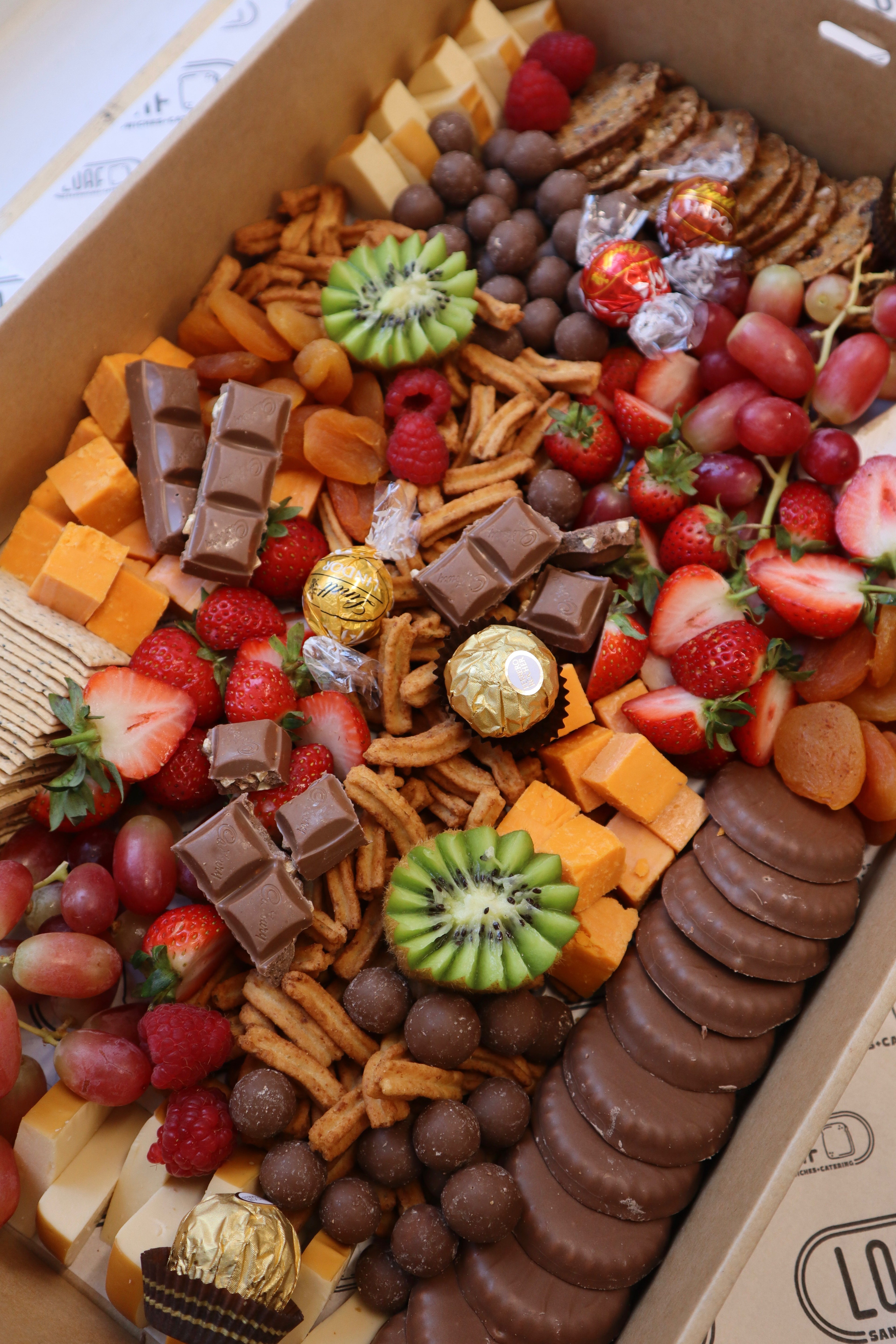 CHEESE & CHOCOLATE PLATTER